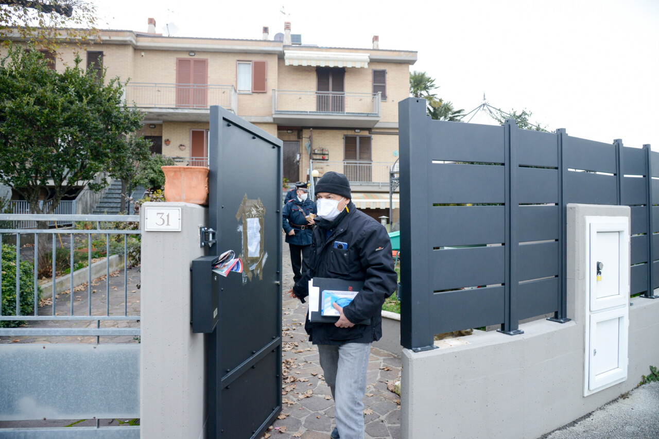 Omicidio di Rosina verso la svolta: <br> i telefoni resettati dopo la morte <br> Oggi misurato il peso agli indagati