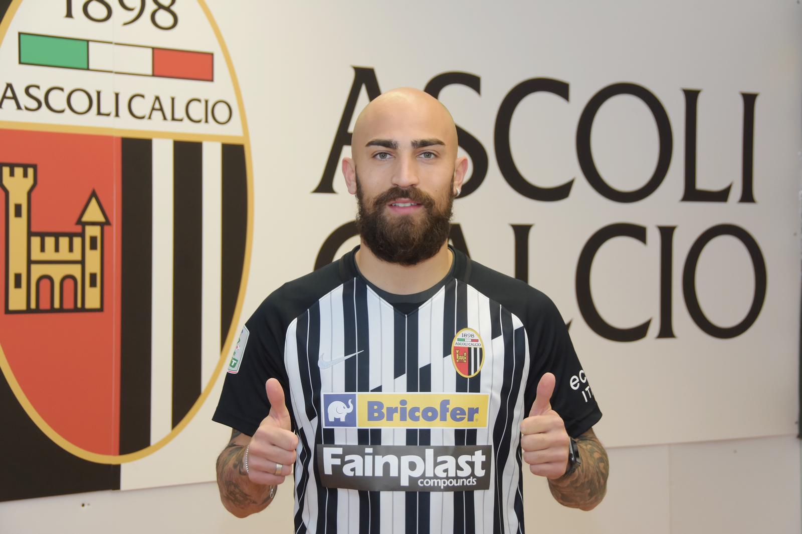 Ascoli, ecco Simeri <br> e D’Orazio dal Bari: <br> «Qui per mantenere la categoria»