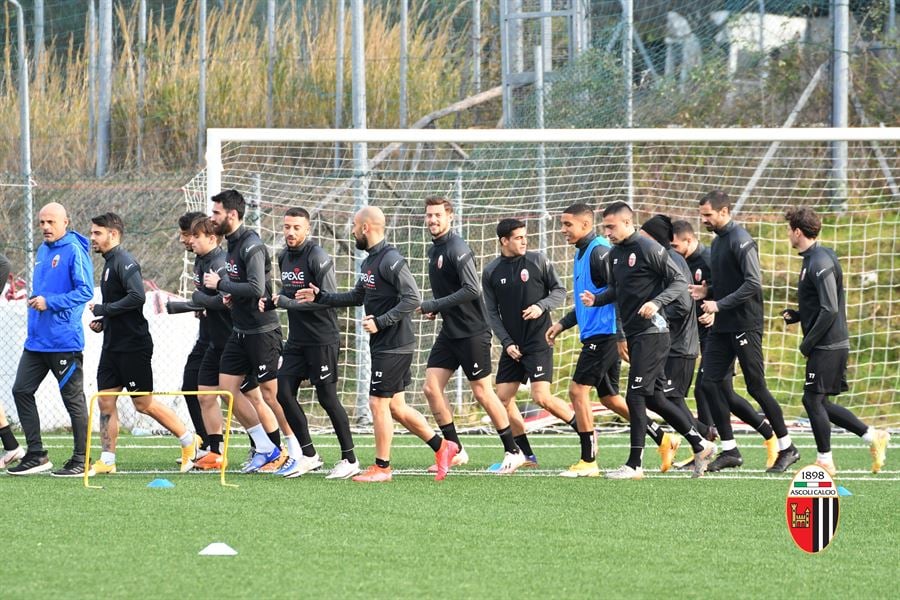 Ascoli, è ripresa la preparazione <br> Pulcinelli si stringe attorno alla squadra