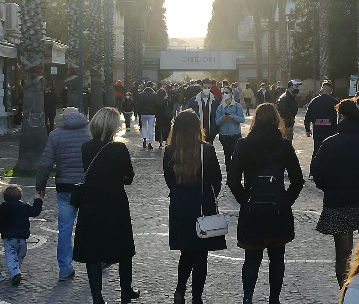Zona gialla, <br> la soddisfazione dei giovani: <br> «Bene le riaperture, <br> ma serve prudenza»