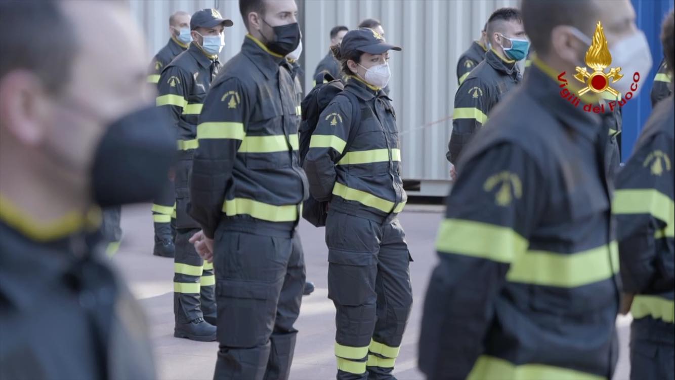 Festa della donna, <br> l’omaggio-video <br> dei Vigili del fuoco