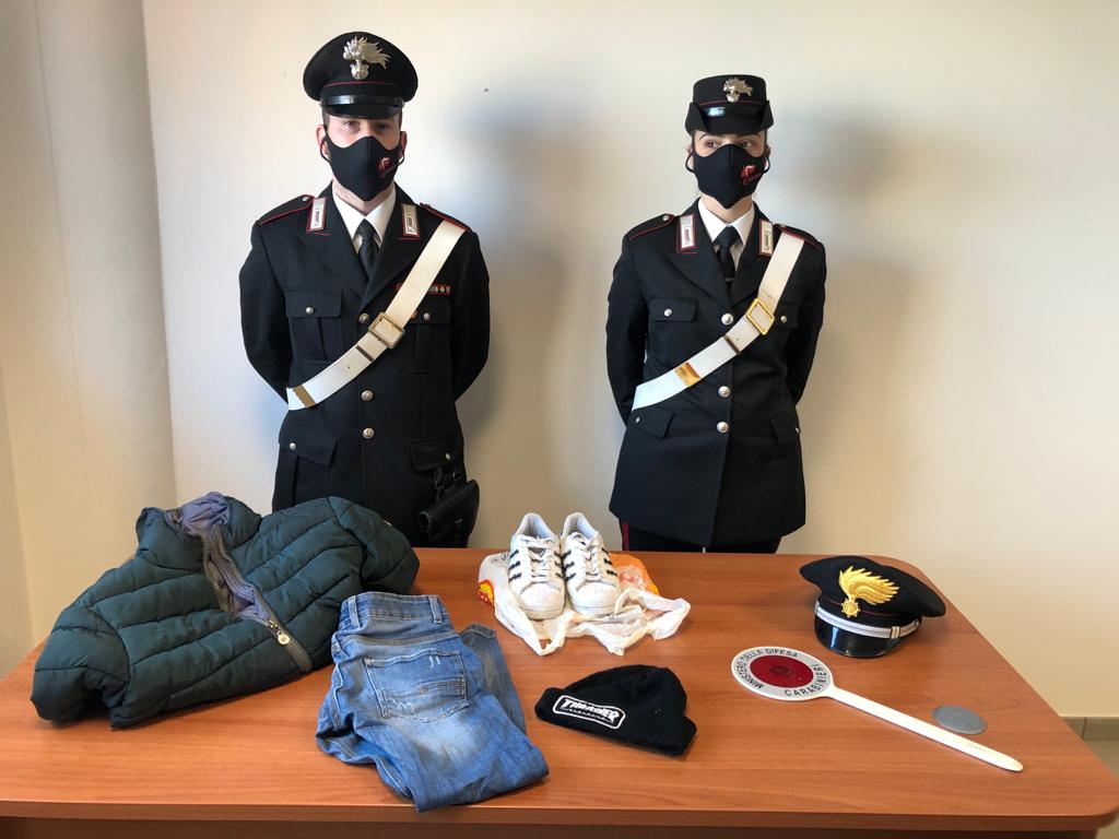 Ruba un bancomat e fa subito un prelievo: trovato e denunciato