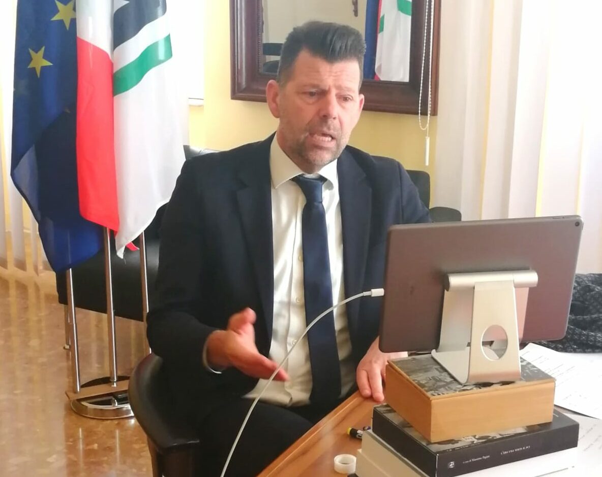 «Obbligo vaccinale <br> per il personale sanitario: <br> in Parlamento sostengono la proposta, <br> nelle Marche la bocciano»