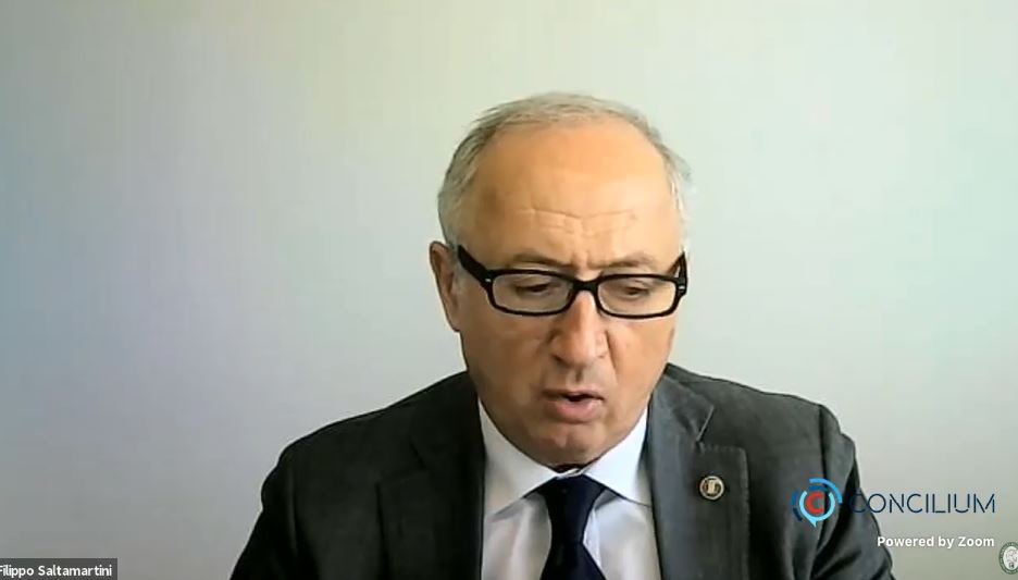 «In arrivo un milione di dosi <br> Da aprile vaccini nelle fabbriche»