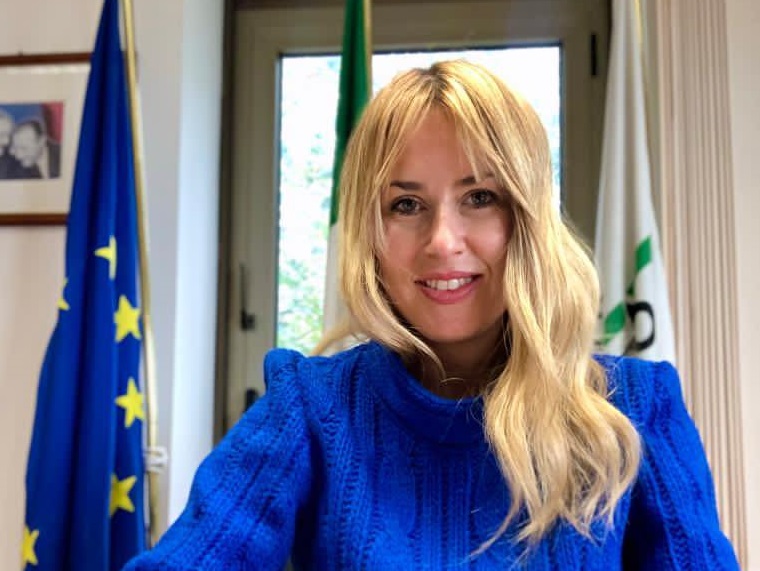 «Ai lavoratori dello spettacolo <br> un contributo di 700 euro <br> Mille per le imprese del settore»