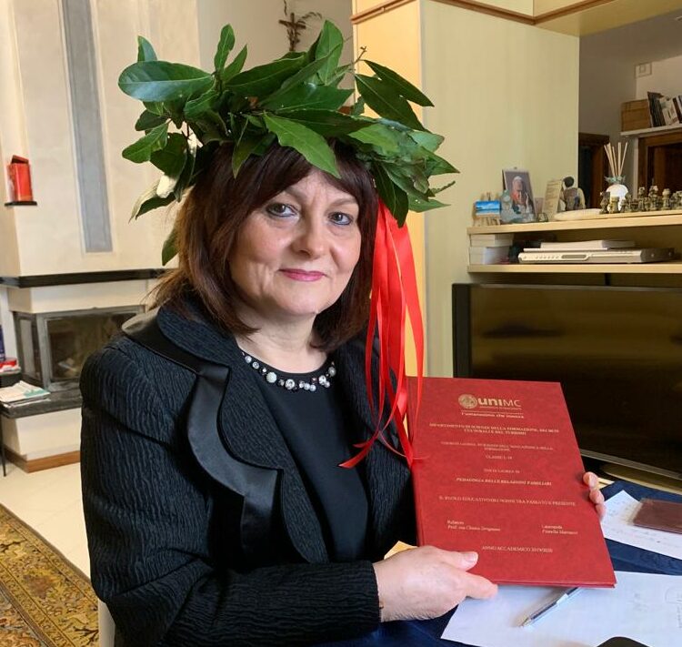 Mamma e nonna si laurea a 61 anni <br> «Ho sempre voluto fare la maestra»