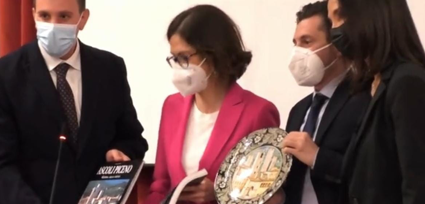 Il ministro Gelmini: <br> «C’è emergenza Centro Italia» <br> Battista Faraotti: <br> «Le imprese vanno in Abruzzo»