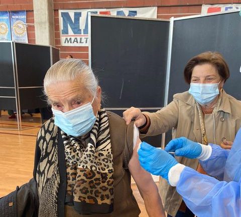 Giovanna Armillei <br> si vaccina a 102 anni