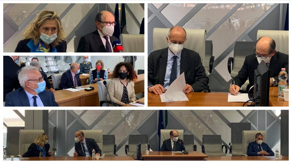 Protocollo contro le mafie nelle Marche, <br> De Raho: «Così ne blocchiamo l’ingresso» <br> Ultimo atto del procuratore Sottani <br> <span> (Foto e video) </span>