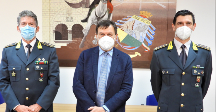 Il prefetto De Rogatis in visita <br> alla Guardia di Finanza