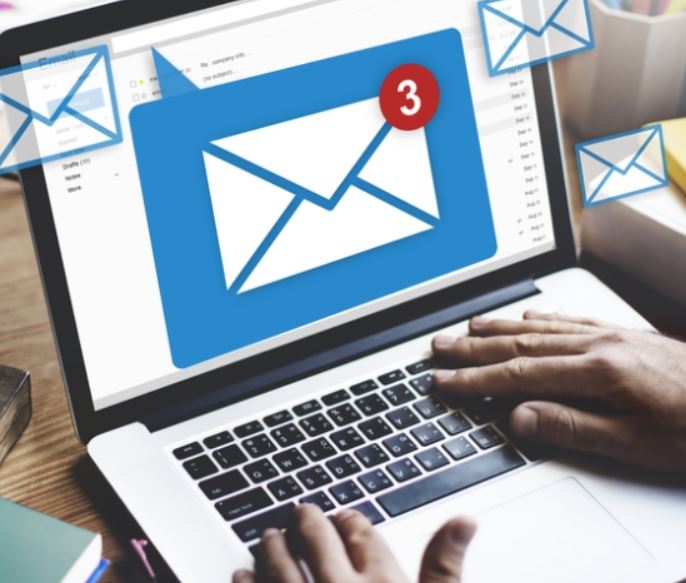 Cancella tutte le mail <br> e manda in tilt la sua ex ditta: <br> nei guai un 60enne