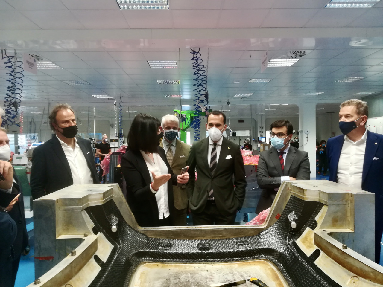HP Composites, <br> il sottosegretario Di Stefano <br> in visita agli stabilimenti