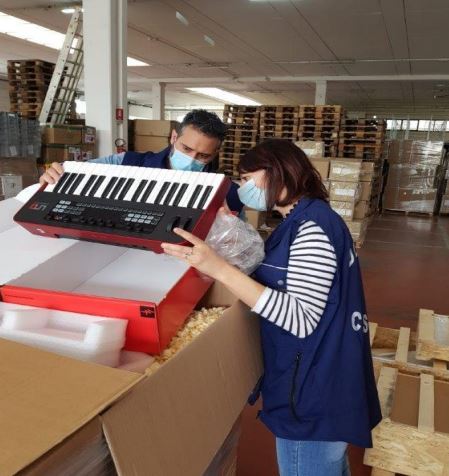 False etichette “made in Italy”,<br> sequestrati 32 strumenti musicali