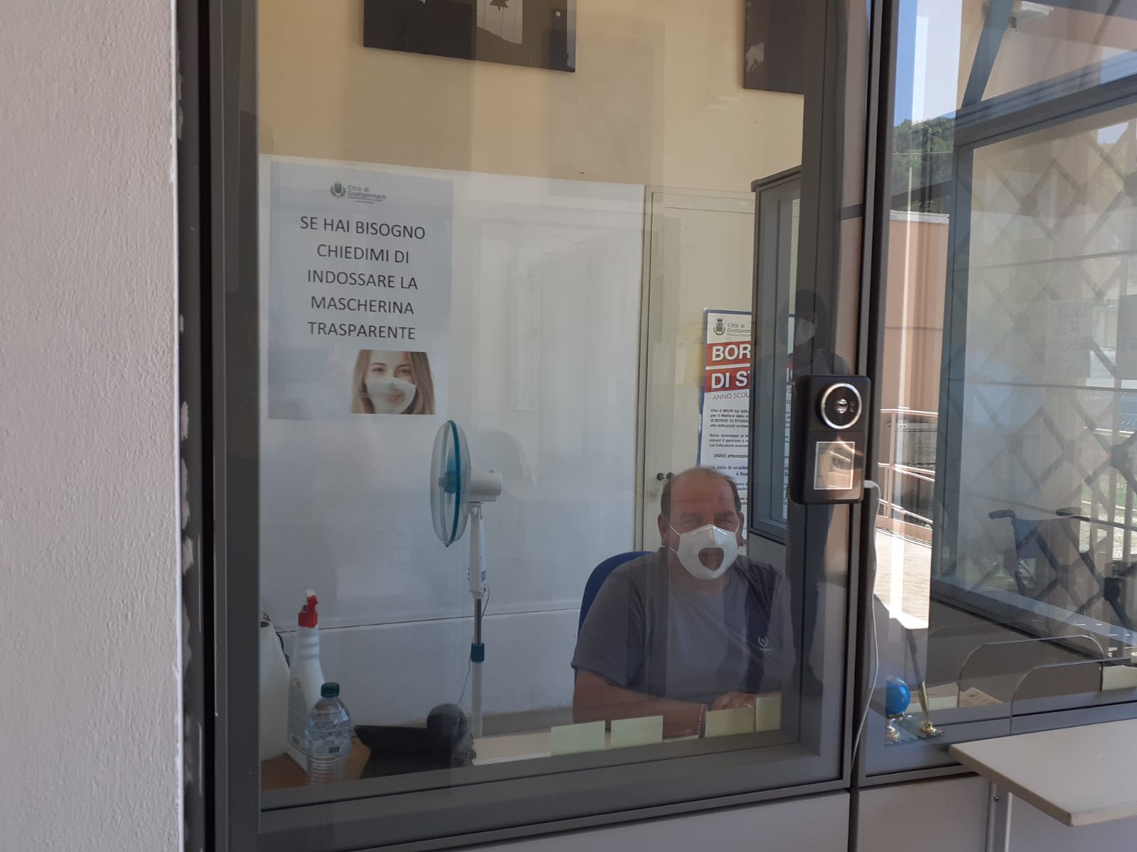 Servizi per cittadini e turisti <br> più inclusivi a Grottammare <br> con le mascherine trasparenti
