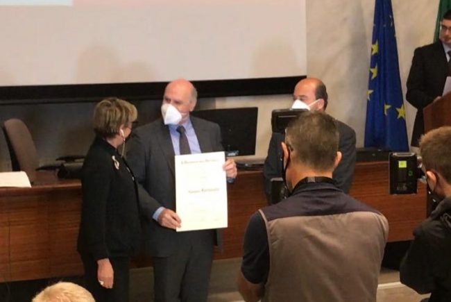 Covid, «Pochi casi e bassa carica virale» Antonio Fortunato Cavaliere