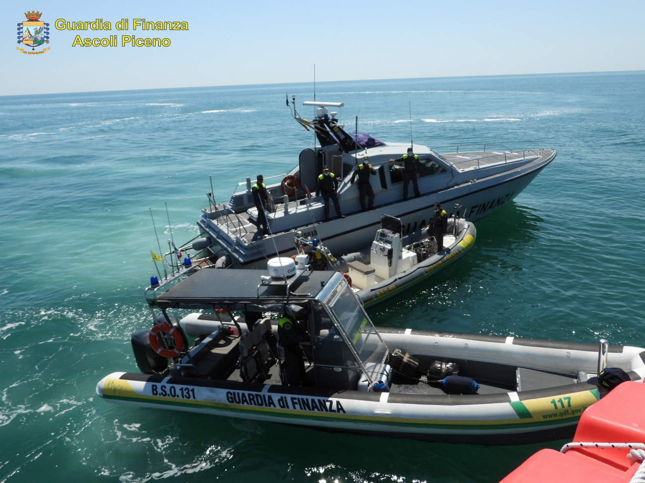 Il prefetto De Rogatis in mare <br> con la Guardia di Finanza