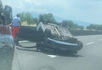 Incidente in superstrada: <br> tre auto coinvolte, <br> due persone ferite