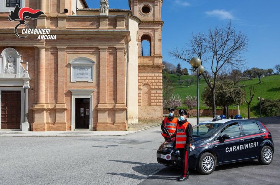 Ruba le offerte in chiesa: <br> incastrato dalle telecamere del parroco