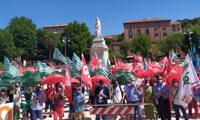 «Ridurre i tempi d’attesa <br> e rafforzare la sanità sul territorio» <br> la protesta dei mille ad Ancona