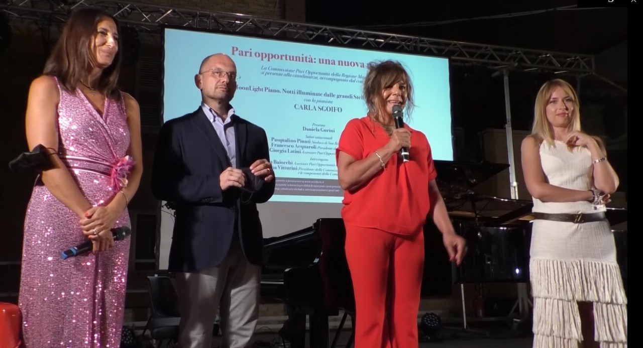 «Una nuova musica», commissione Pari opportunità <br> in piazza contro la violenza di genere