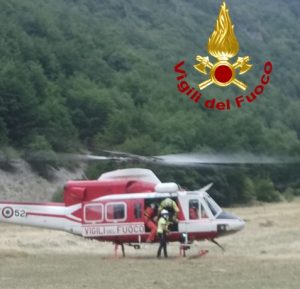 Elicottero dei Vigili del fuoco <br> recupera un escursionista: <br> era rimasto senza attrezzatura <span> (Video) </span>