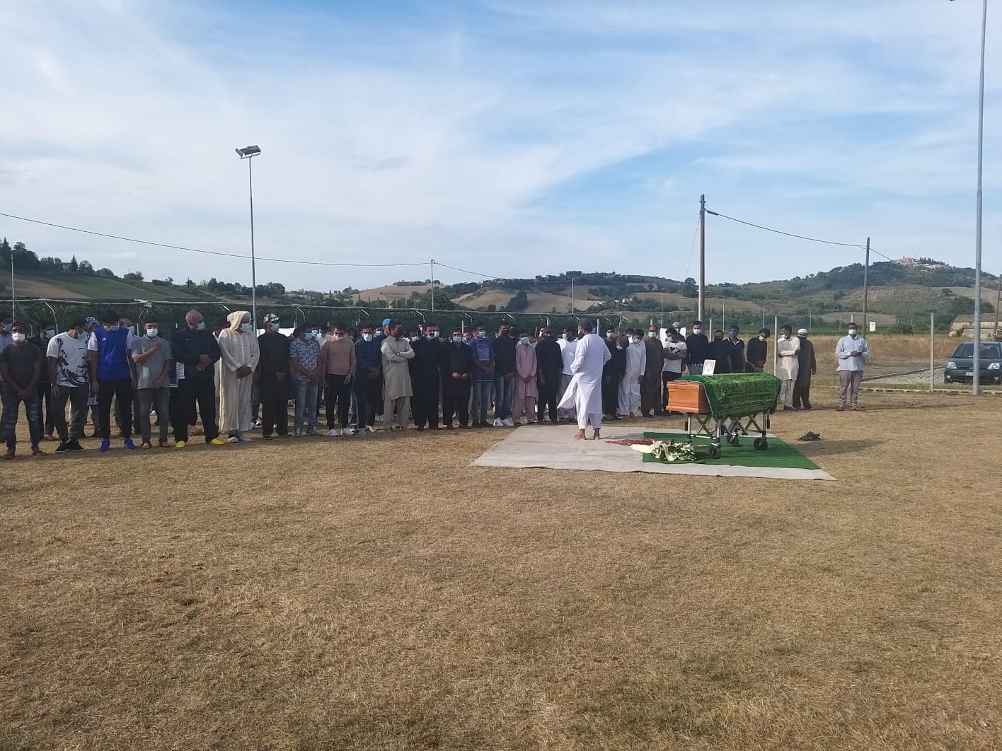 Addio a Muhammad, <br> la Valdaso saluta il giovane <br> morto dopo un incidente in scooter Addio a Muhammad, <br> la Valdaso saluta il giovane <br> morto dopo un incidente in scooter