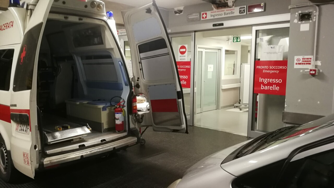Colpita dall’ex con un calcio al volto, <br> 18enne finisce in ospedale