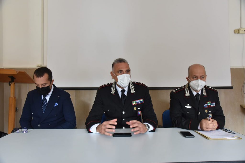 Giovane inglese in vacanza nelle Marche <br> sequestrato per 8 giorni,<br> blitz dei Carabinieri: arrestati <br> i 4 carcerieri (Video)