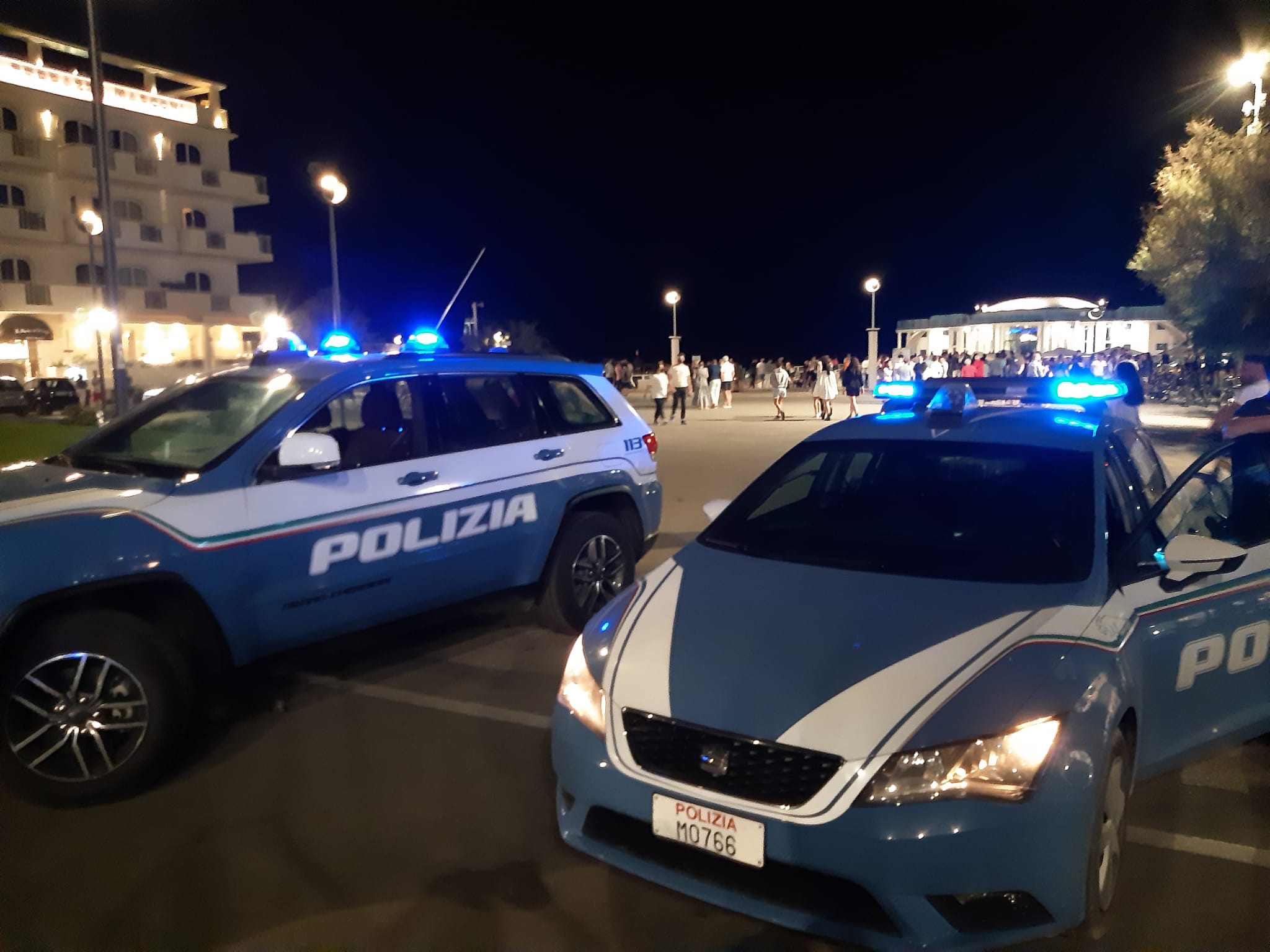 Riecco il branco: giovane aggredito sul lungomare, denunciati due ventenni