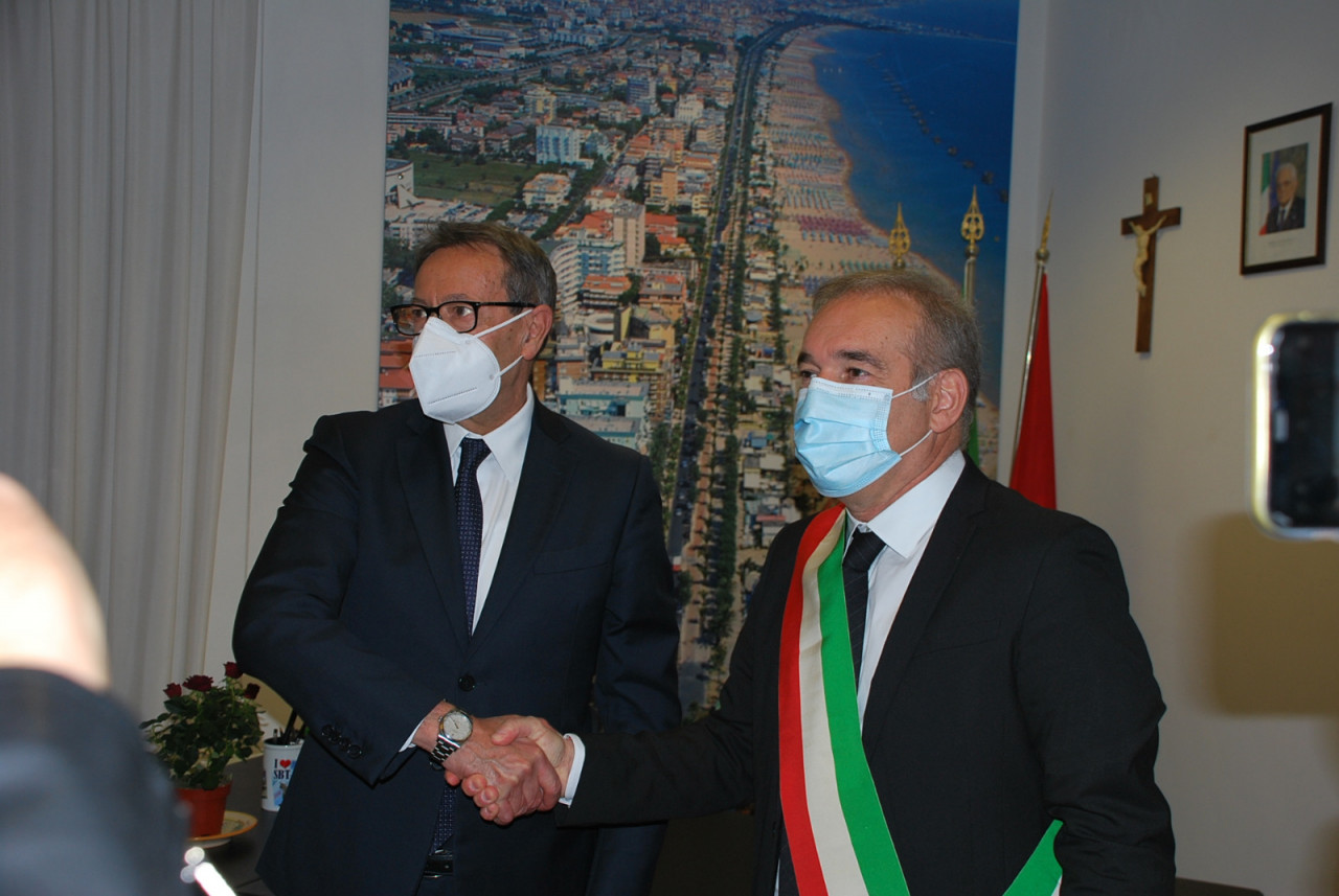 Da Piunti a Spazzafumo, <br> in Comune il passaggio <br> di consegne <span> (Le foto)