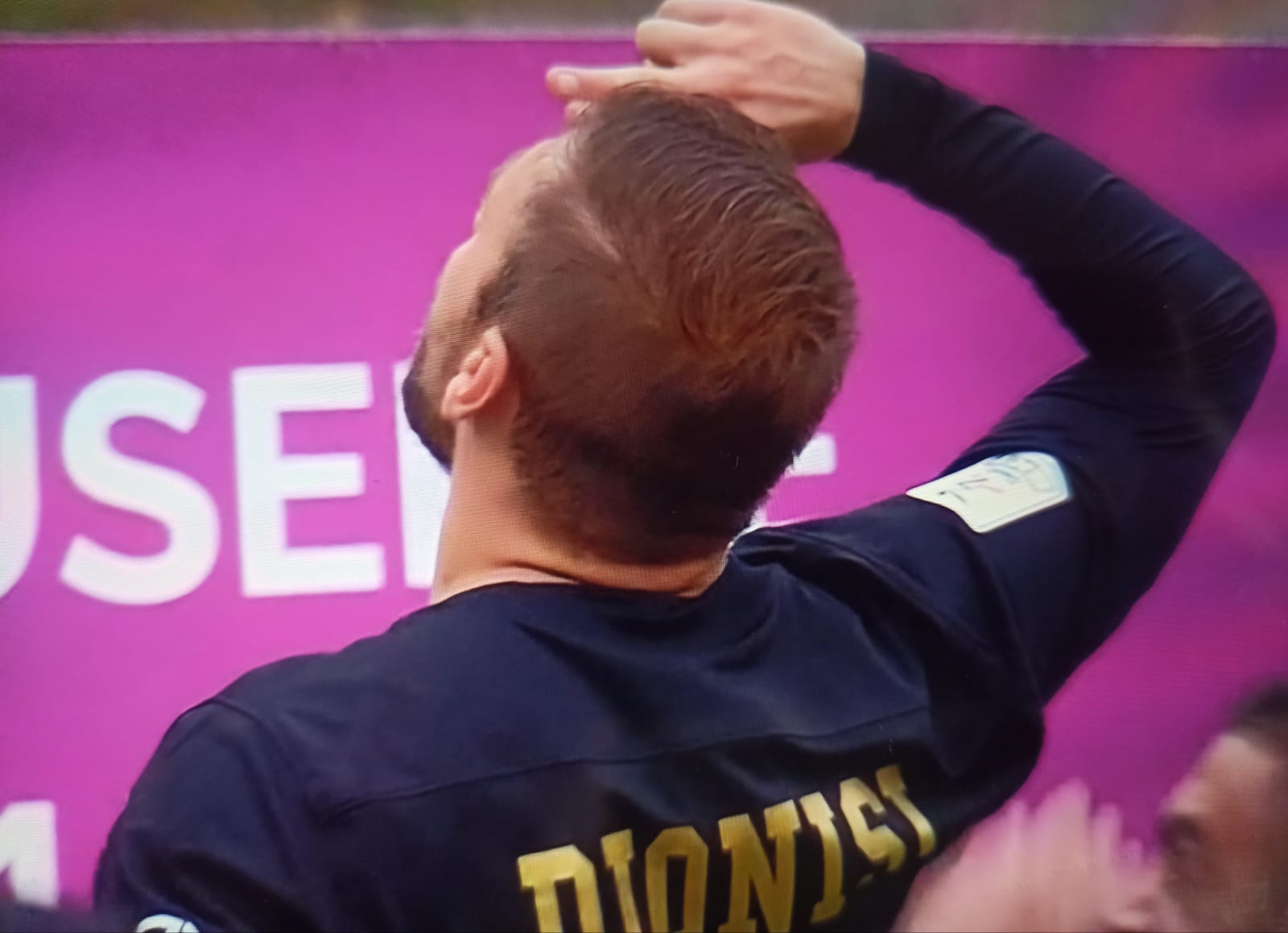 L’Ascoli si gode <br> il capocannoniere Dionisi: <br> «Segnare sotto la Curva <br> è una gioia immensa» <br> Salvi: «La vittoria <br> ci porta entusiasmo»