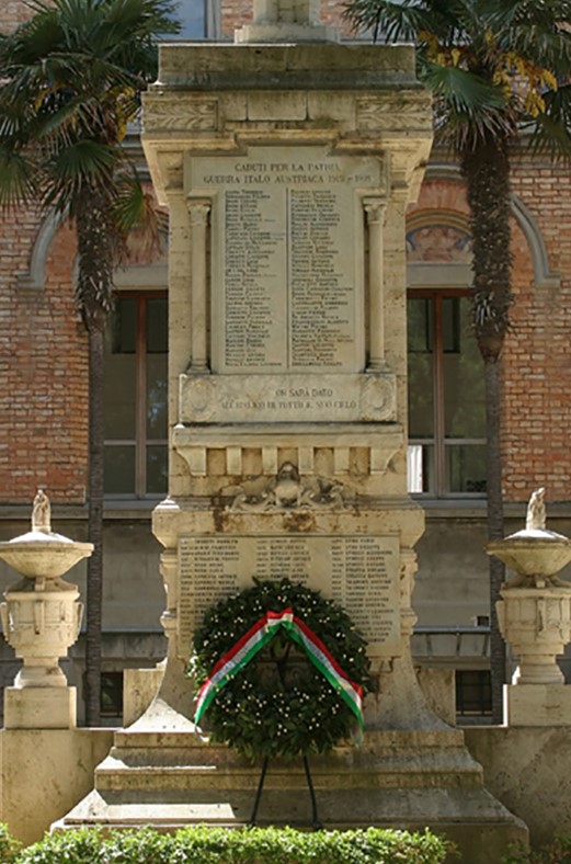 Festa del 4 Novembre, <br> con gli studenti per ricordare <br> i Caduti di tutte le guerre Festa del 4 Novembre, <br> con gli studenti per ricordare <br> i Caduti di tutte le guerre