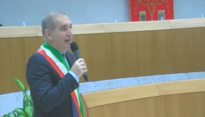 Buona la prima in consiglio comunale <br> Il sindaco Spazzafumo: <br> «Aspettative alte dei cittadini, <br> lavoriamo insieme per San Benedetto»