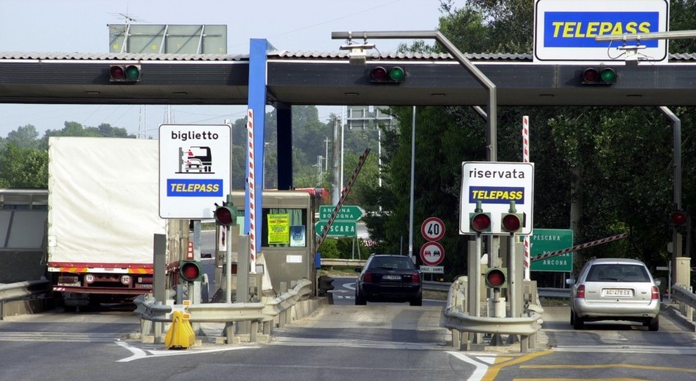 A14: chiuso per tre notti il casello Loreto-Porto Recanati