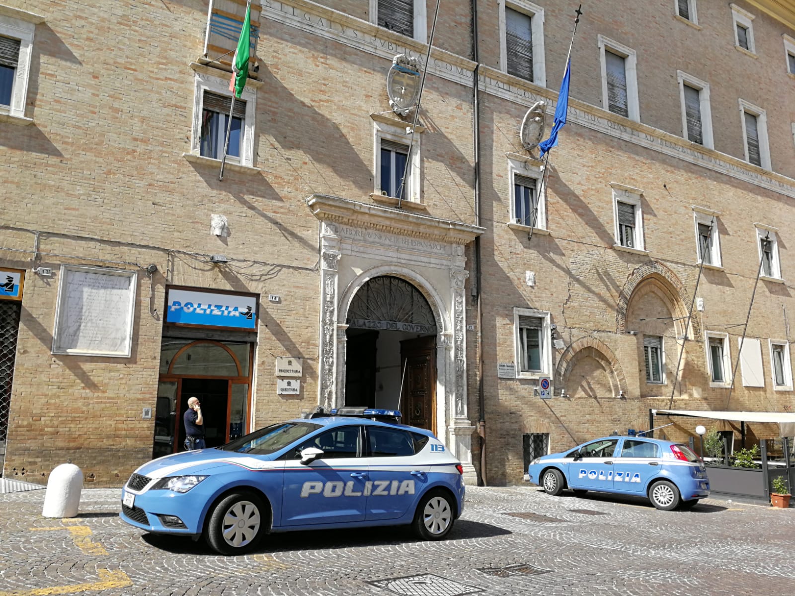 Offriva prestazioni sessuali, <br> poi rubava carte e prelevava al bancomat: <br> denunciata una 32enne