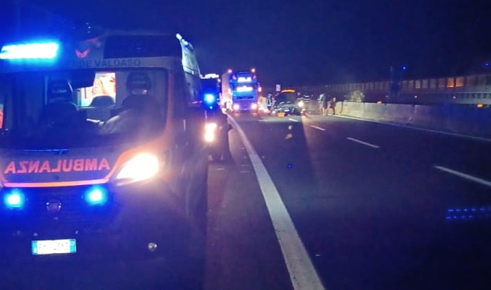 Scontro sulla A14, <br> code e rallentamenti <span> (Le foto)