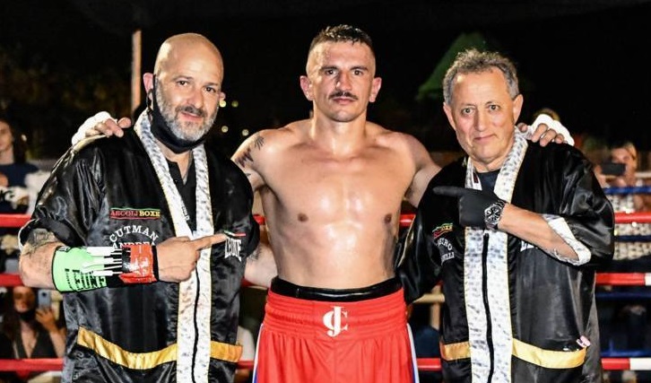 Boxe, incontro “prof” <br> al palasport di Monterocco