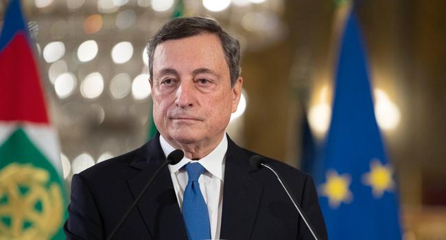 Quarantene, un nuovo decreto: <br> i vaccinati con tre dosi non la fanno