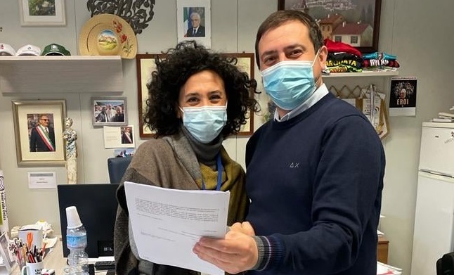 Comune di Arquata: <br> contratto a tempo indeterminato <br> per cinque dipendenti Comune di Arquata: <br> contratto a tempo indeterminato <br> per cinque dipendenti