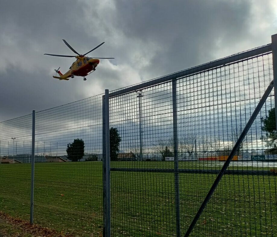 Auto contro moto alla rotatoria di Pagliare: interviene anche l’eliambulanza