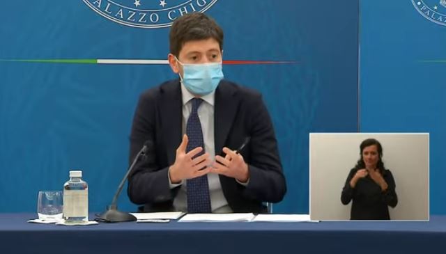 Discoteche chiuse fino al 31 gennaio, <br> niente feste all’aperto a Capodanno: <br> approvato il “decreto festività”