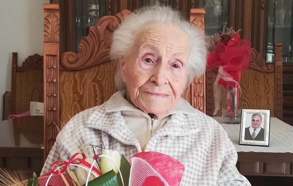 Annunziata “Tina” Mariani <br> compie 100 anni Annunziata “Tina” Mariani <br> compie 100 anni