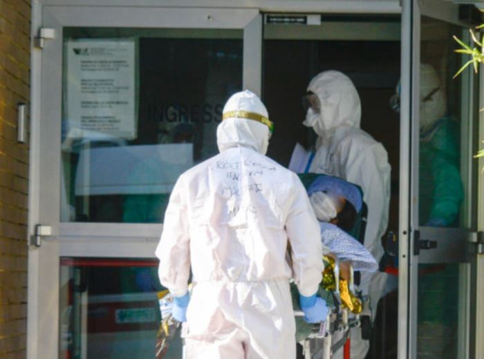 Covid, 17enne finisce in Terapia intensiva