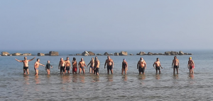 Vikinghi, torna <br> il tuffo in mare dell’1 gennaio: <br> «Che sia di buon augurio per il 2022» <br> <span> (Foto e video) </span>