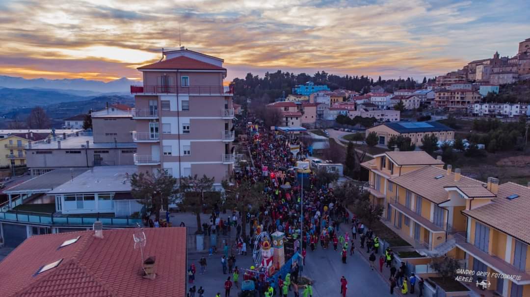 Carnevale 2022, <br> festa annullata <br> anche a Montefiore Carnevale 2022, <br> festa annullata <br> anche a Montefiore
