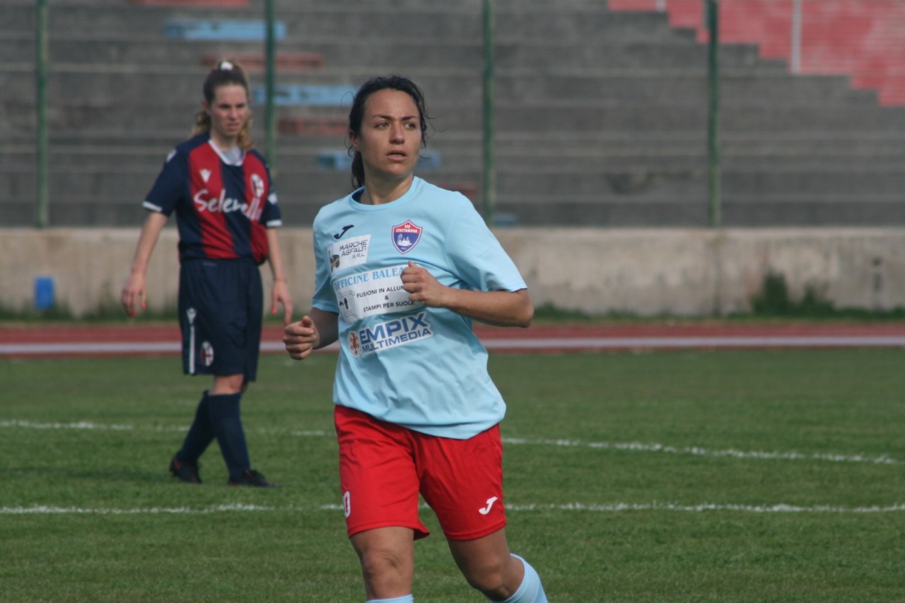 Quando lo sport è di tutti <br> Chiara Poli <br> tra calcio e beach soccer: <br> «Le donne devono sempre dimostrare di più»