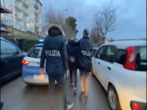 Vaccini bluff: con l’infermiere arrestate altre 4 persone che facevano da intermediarie