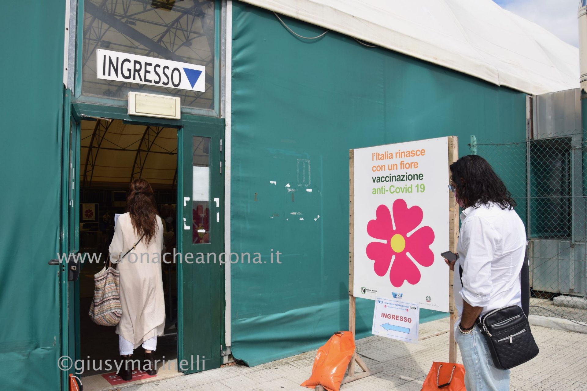 Rilascio di green pass falsi: infermiere in carcere, 50 gli indagati