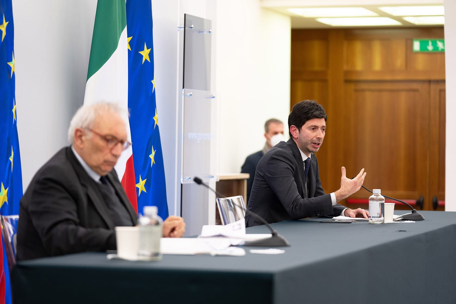 Dad e Green Pass, <br> il Governo riscrive le regole: <br> da scuola a turismo ecco cosa cambia