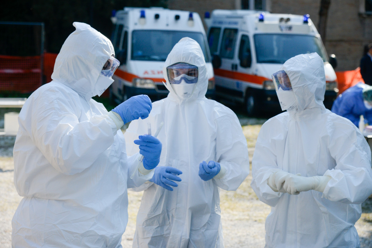 Covid, 3.213 nuovi casi nelle Marche <br> Un ricovero in più in intensiva, 8 morti